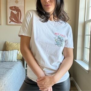 S-M Urban Outfitters tee